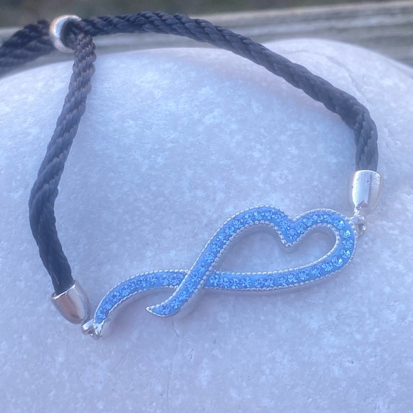 Light blue crystal heart bracelet NWT - Picture 4 of 11